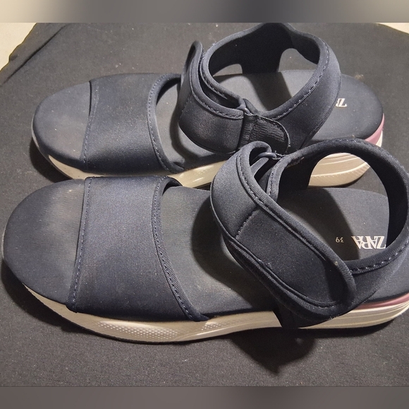 Zara Black Sporty Sandals with Velcro Straps - Picture 7 of 8